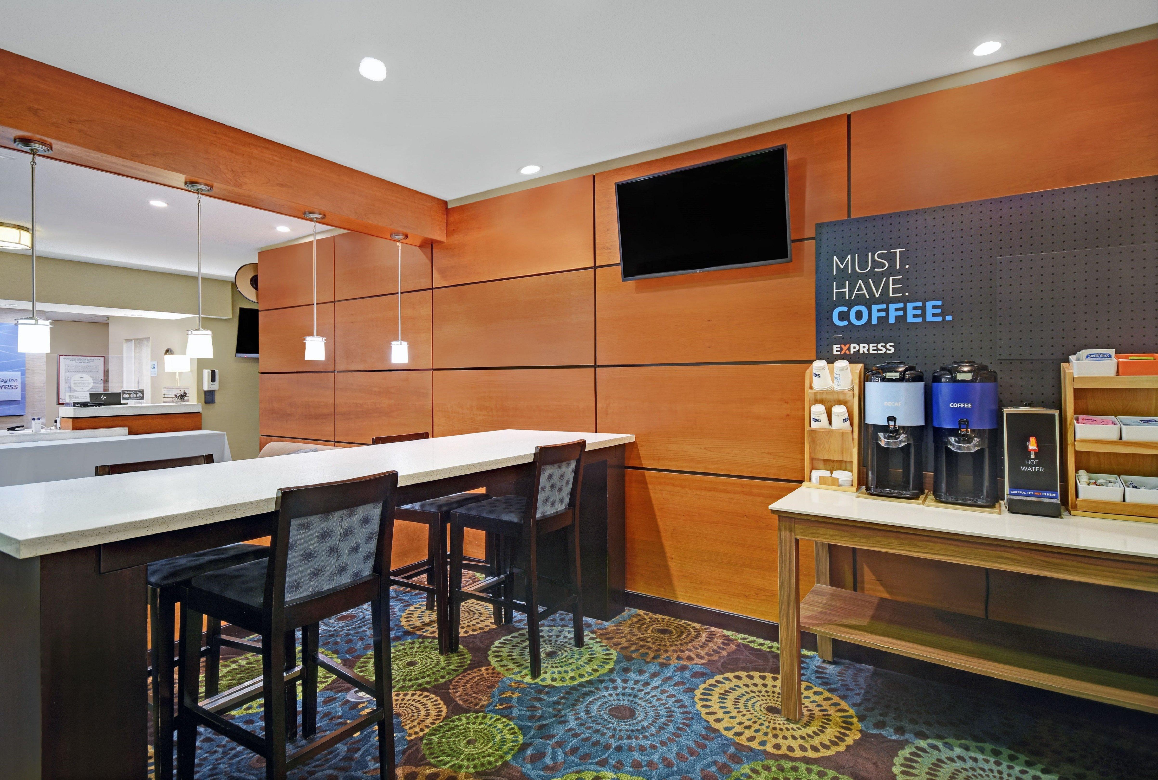 Holiday Inn Express Marshall, An Ihg Hotel Экстерьер фото