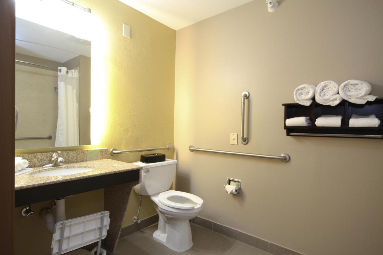 Holiday Inn Express Marshall, An Ihg Hotel Экстерьер фото