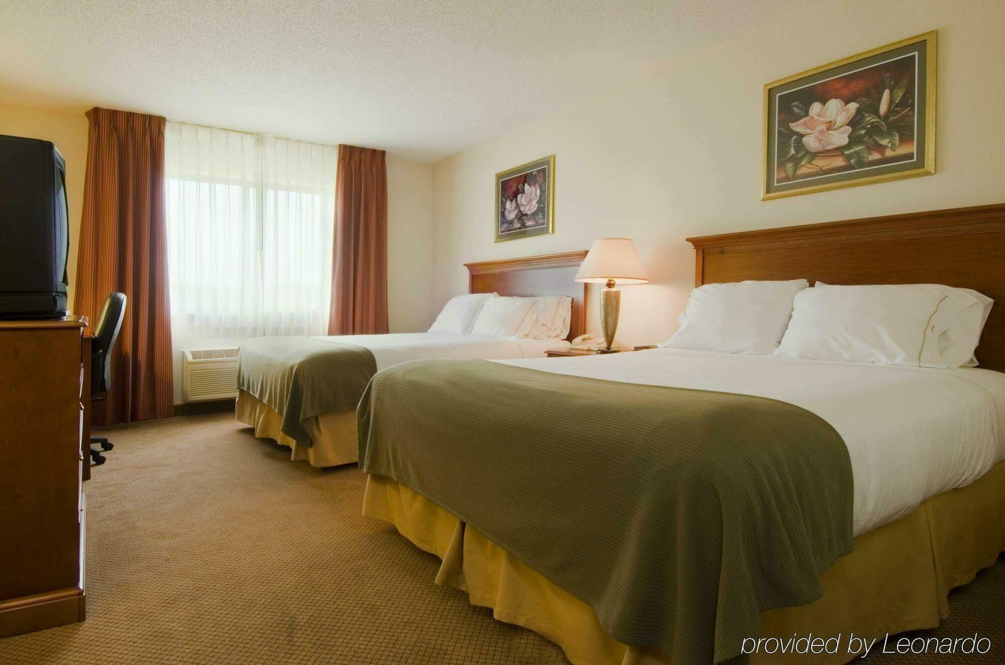 Holiday Inn Express Marshall, An Ihg Hotel Экстерьер фото